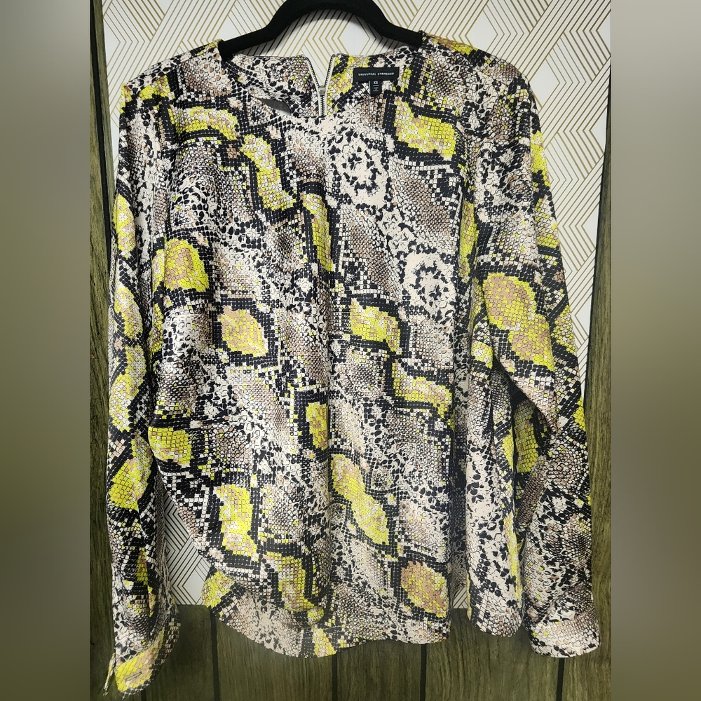 Universal standard  Lucian Snake Skin yellow black top XS (10-12)
